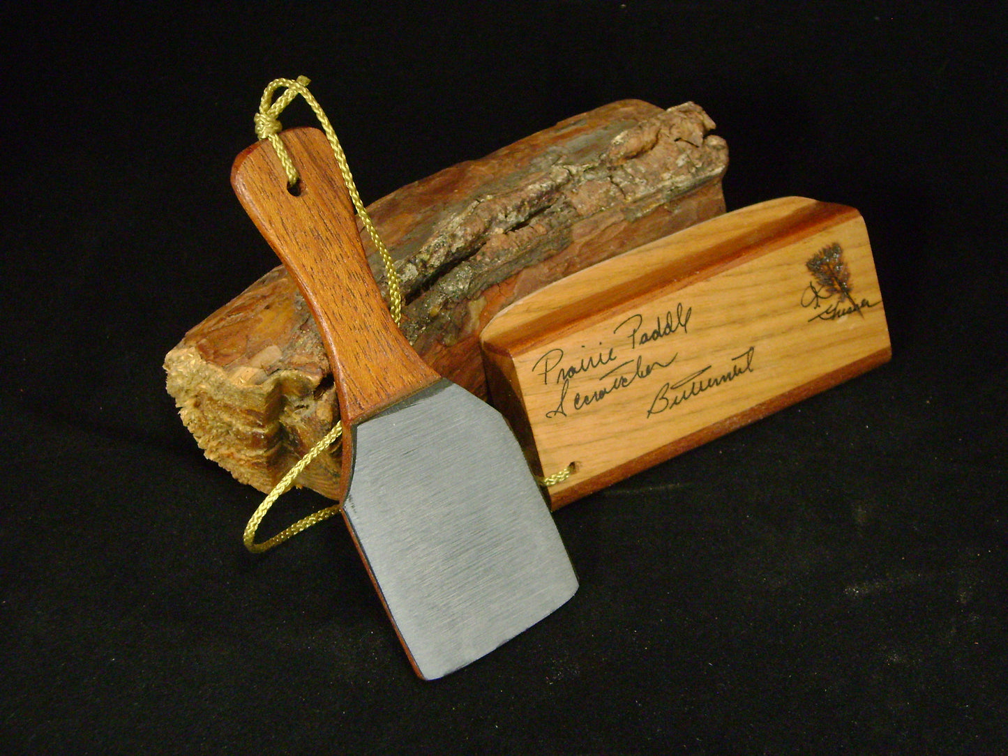 Butternut Box with Mahogany/Slate Paddle Scratch Box Call